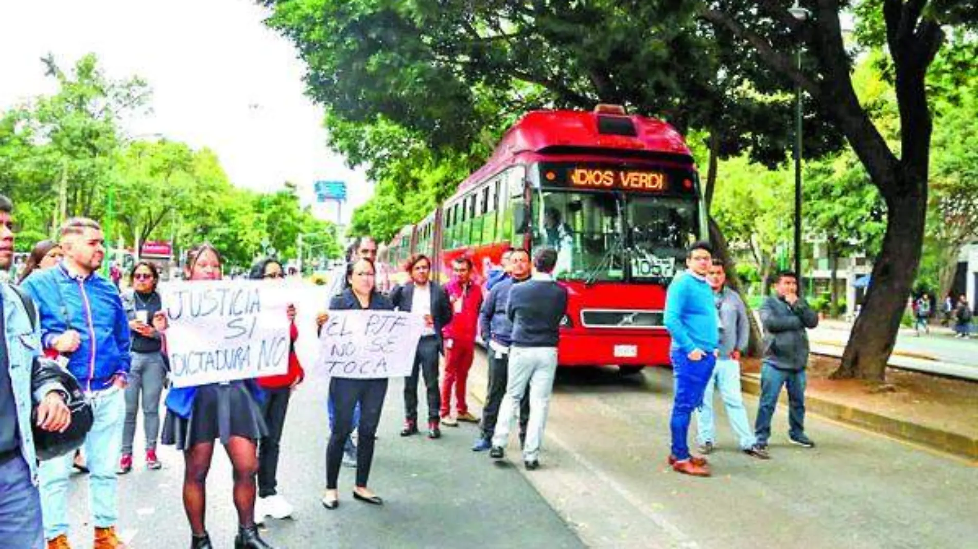 Colapsan vialidades de CDMX ante protesta por trabajadores del PJF contra recorte presupuestal